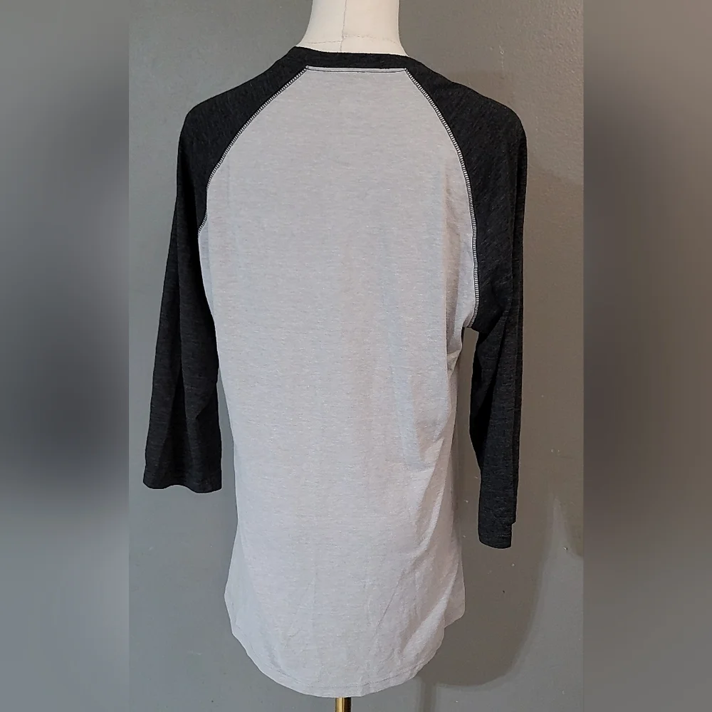 The‎ North Face Men's Light Gray and Charcoal Long Sleeve Tee